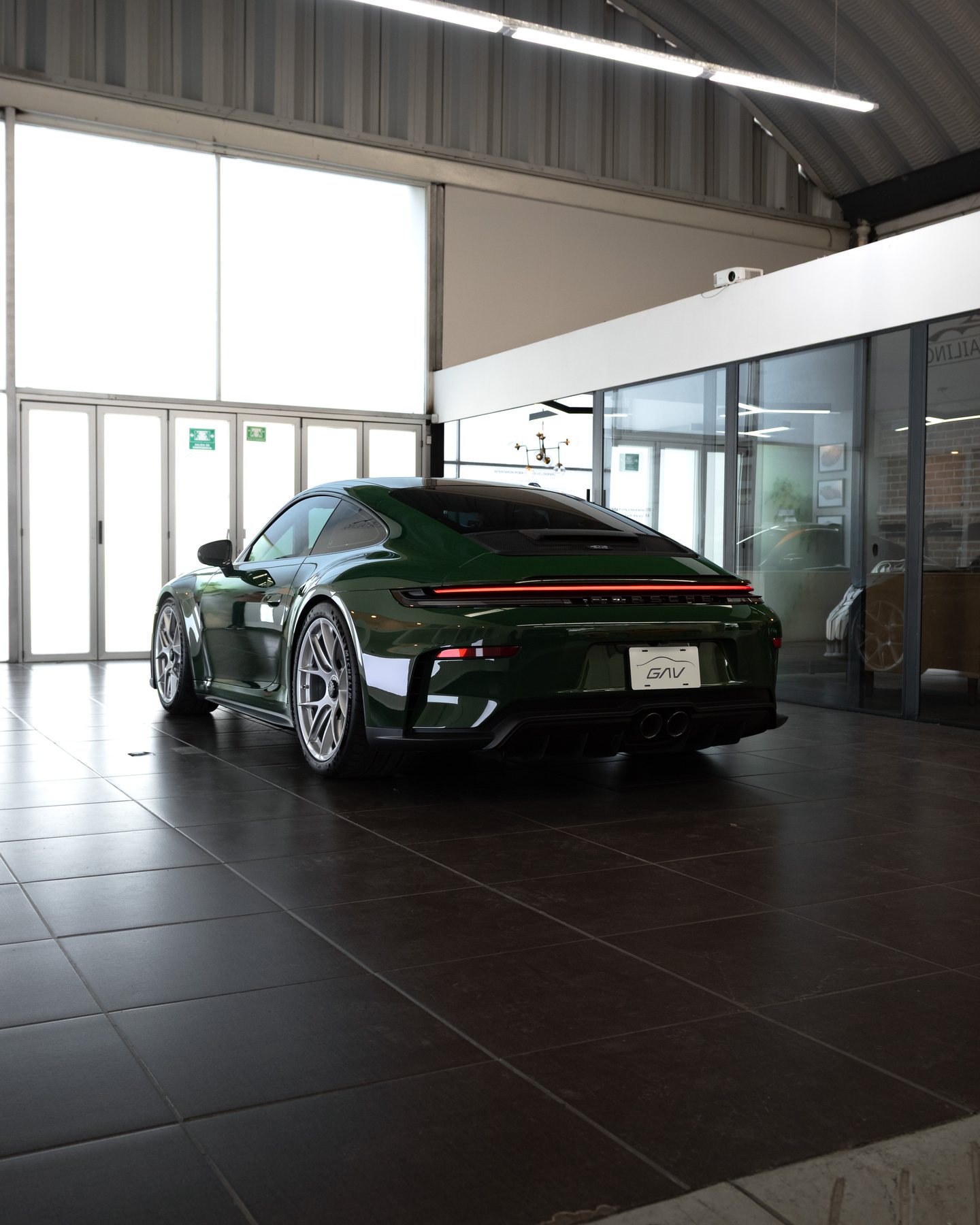 Porsche 911 GT3 Touring vista trasera protegido con Paint Protection Film por GAV Detailing
