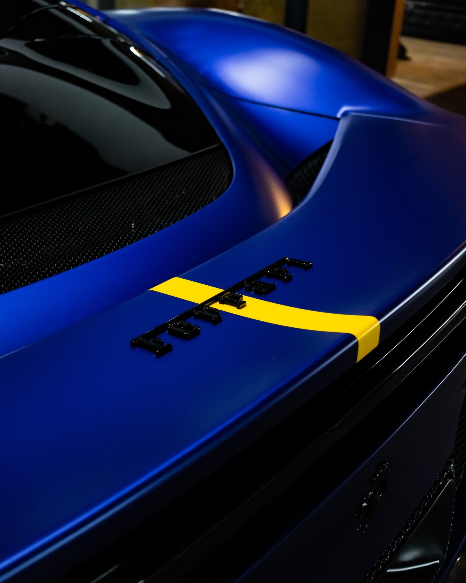 Detalle de carrocería de Ferrari 296 tras el detallado de GAV Detailing