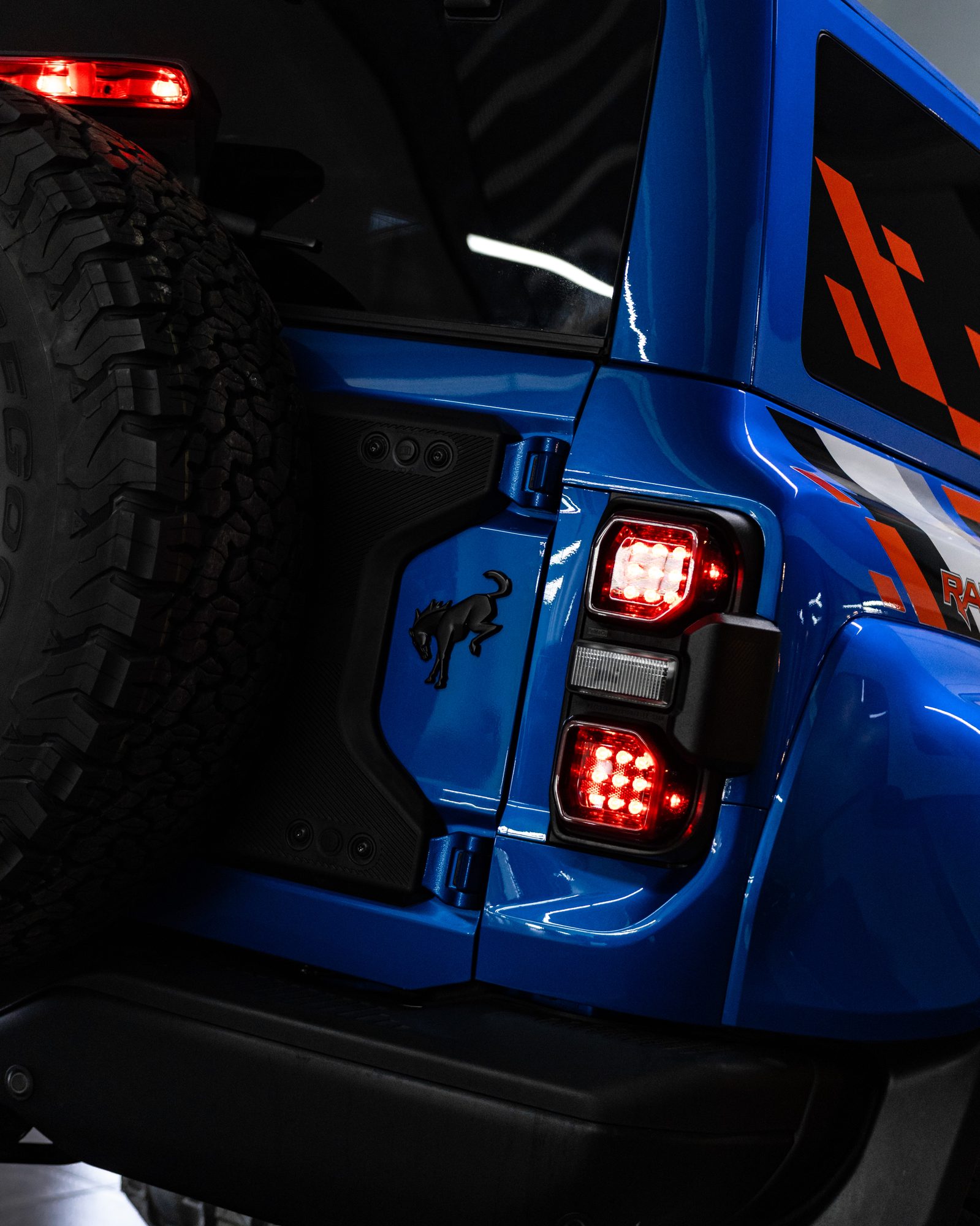 Detalle trasero de Ford Bronco Raptor protegido por GAV Detailing